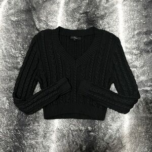 Love Tree. Knit Sweater. V neck. Cropped. Never worn.